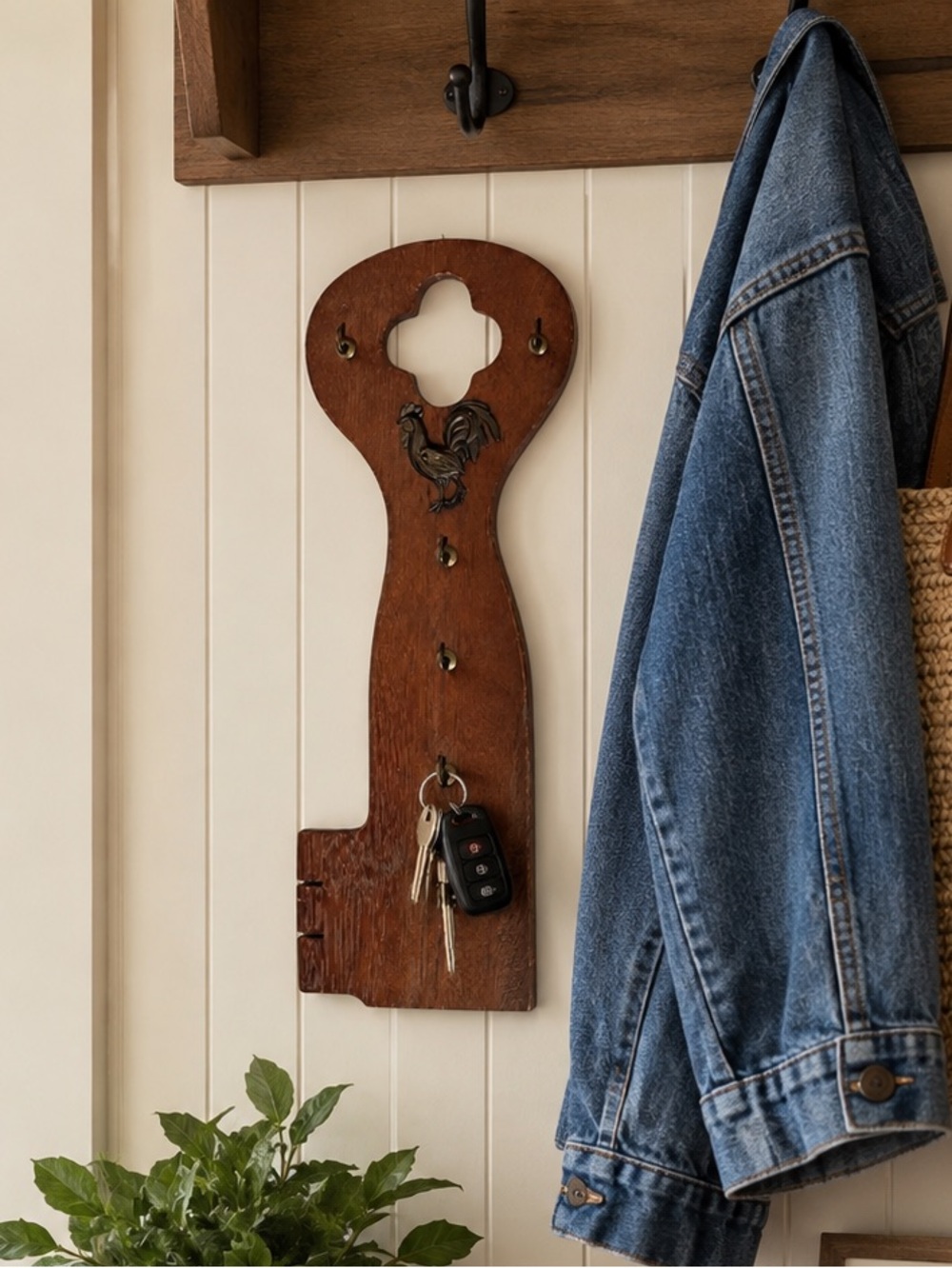 Vintage Made in Japan Wooden Skeleton Key Holder Rooster 6 Hooks Cottagecore